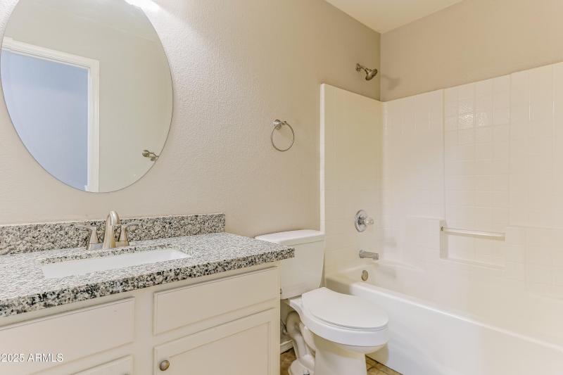 029-photo-bathroom-12948003