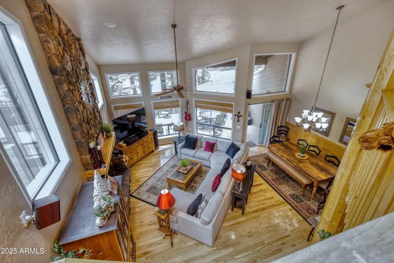 032_photo32_3723_crown_dancer_dr._pt_kar