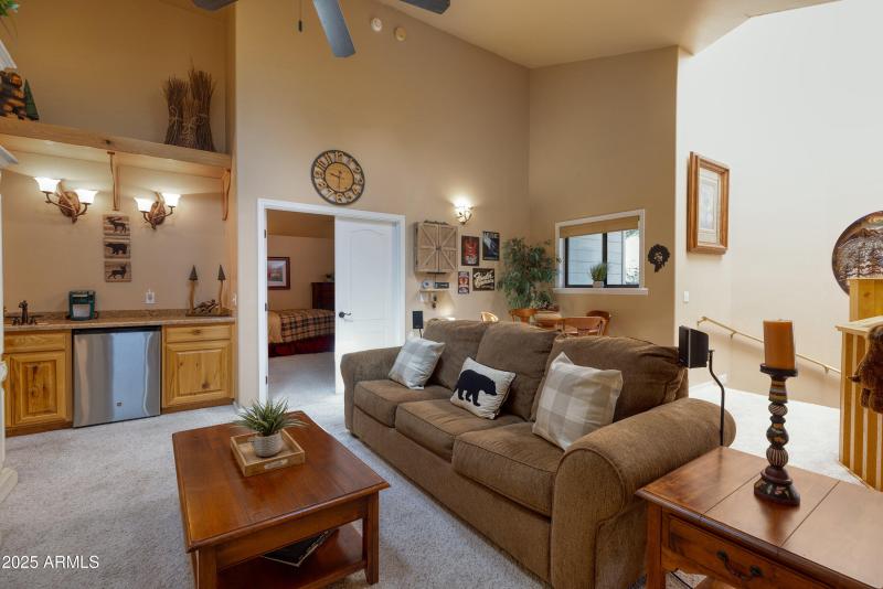 033_photo33_3723_crown_dancer_dr._pt_kar