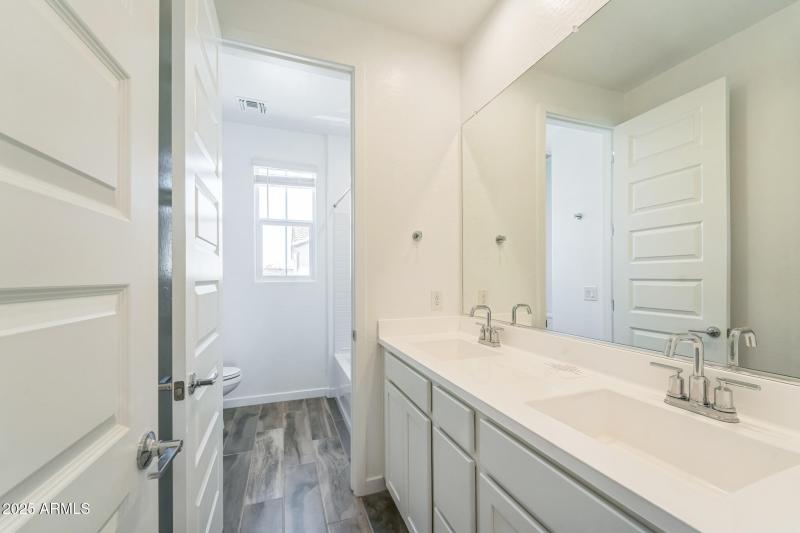 29_10103_E_Ulysses_Ave_Mesa_AZ_85212_USA