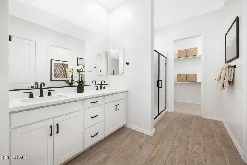 PHX_Tyler Ranch_Copper_Model_Owners Bath