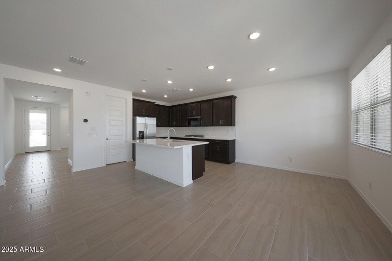 PHX_Lot 2127_Lagoon_4190_Kitchen (3)