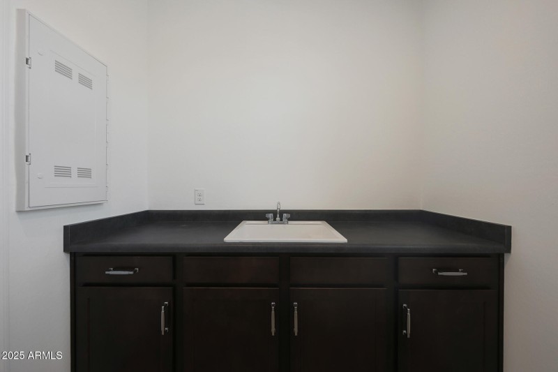 PHX_Lot 2127_Lagoon_4190_laundry