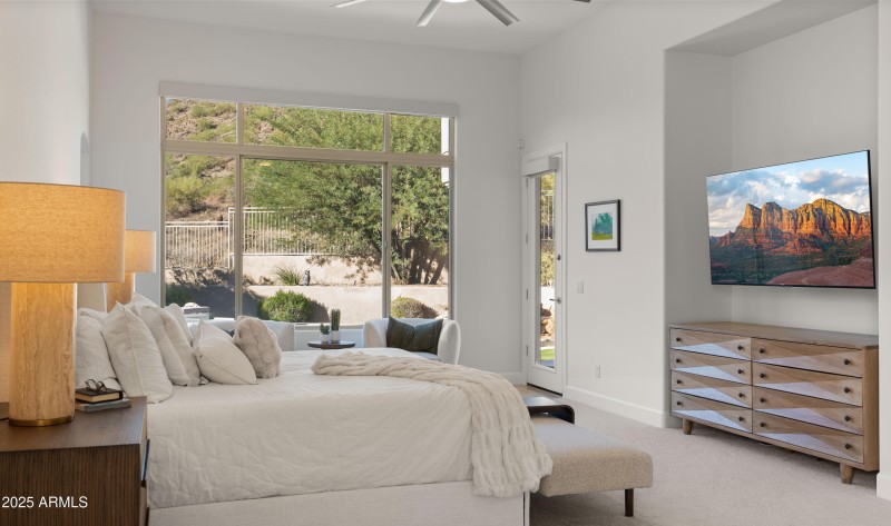 Primary Bedroom Close-Ups1