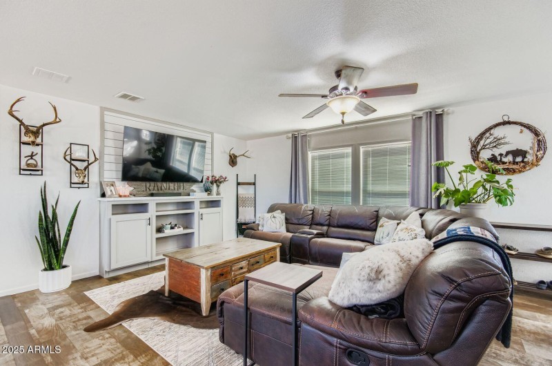 32807 N 225th Ave - Web Quality - 007 -