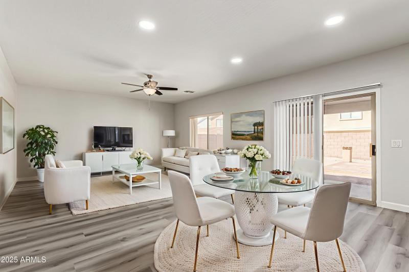 16-Meadowbrook - Dining Room - Scandinav