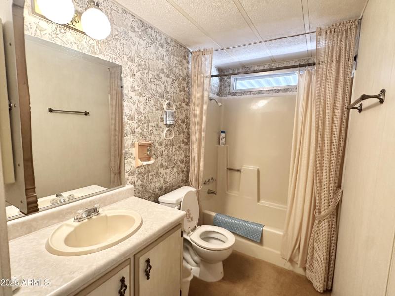 2ND BATHROOM