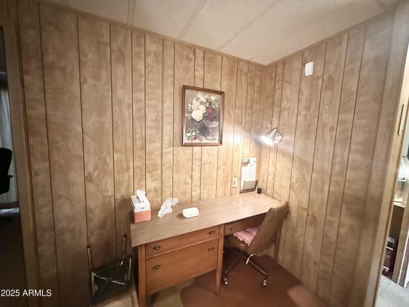 MORE OFFICE/HOBBY SPACE