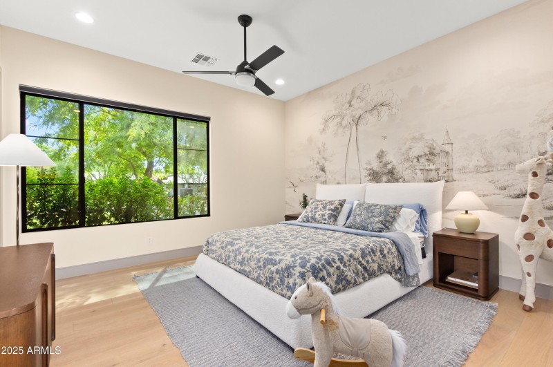 En'suite guest bedroom