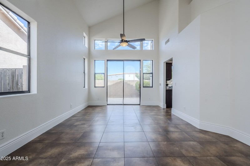 11-web-or-mls-Lindsay-11