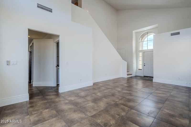 12-web-or-mls-Lindsay-12