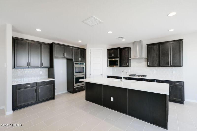 17118 W HACKAMORE Drive - Ready Now!