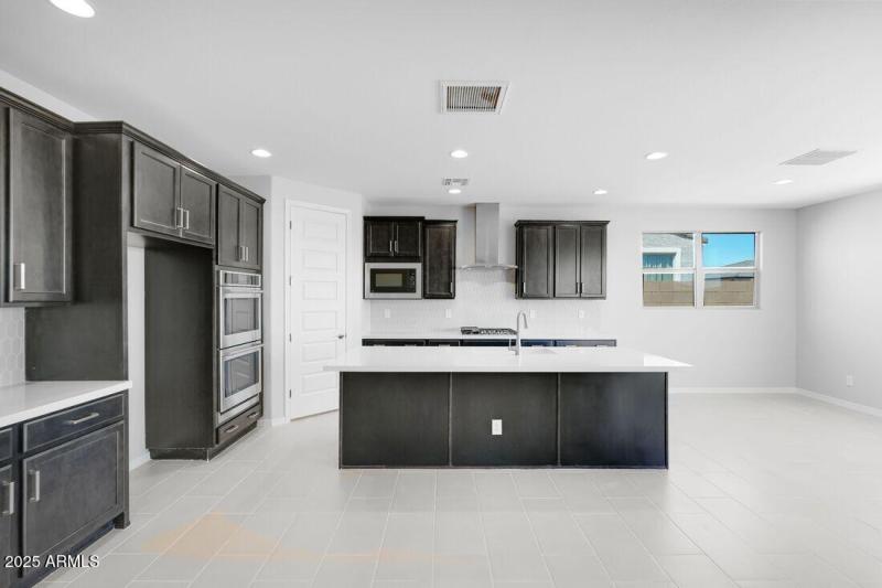 17118 W HACKAMORE Drive - Ready Now!