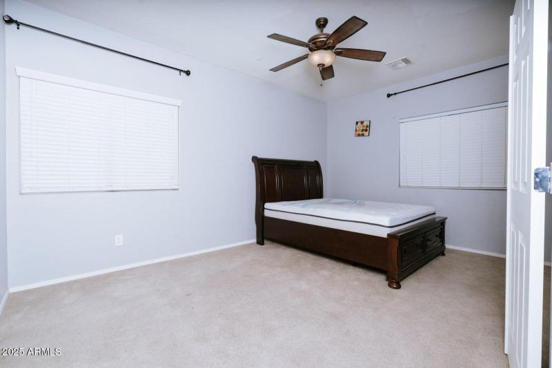 WhatsApp Image 2025-09-16 at 09.13.02