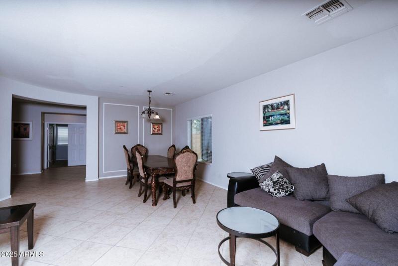 WhatsApp Image 2025-09-16 at 09.13.43