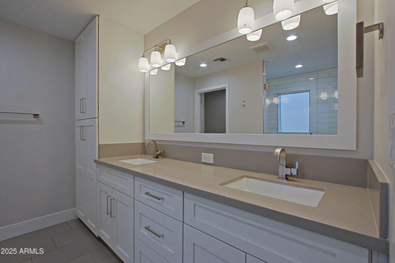 Master Bath - Double Vanity