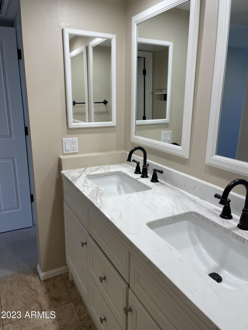 20230719_171048687_iOS