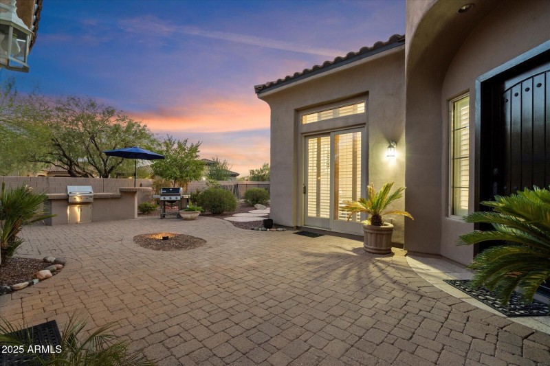 Private Courtyard w/ BBQ