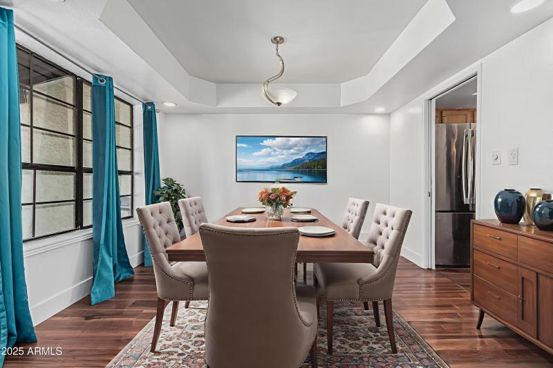 10-Redfield - Dining Room - Standard - 1