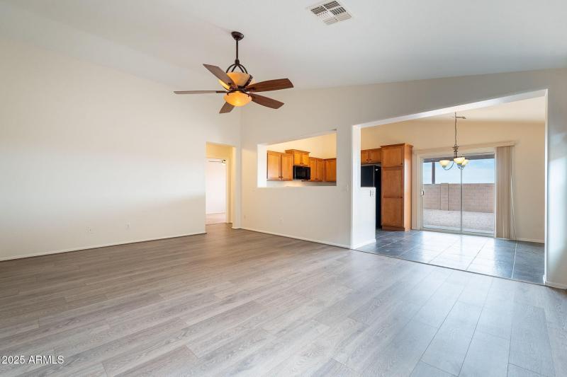 7-web-or-mls-Silverbell-7