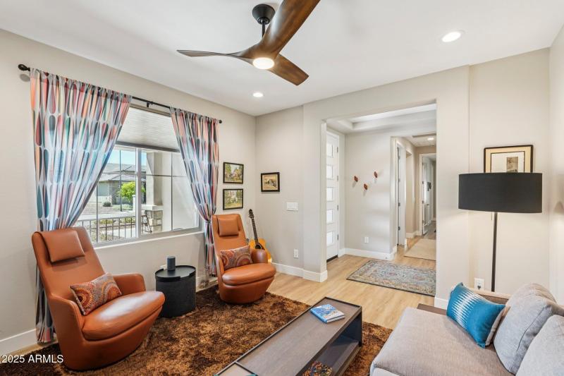 22-web-or-mls-W La Reata Ave-S1709-022