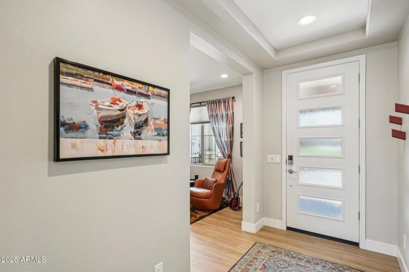 24-web-or-mls-W La Reata Ave-S1709-024