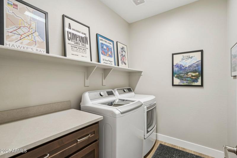 26-web-or-mls-W La Reata Ave-S1709-026