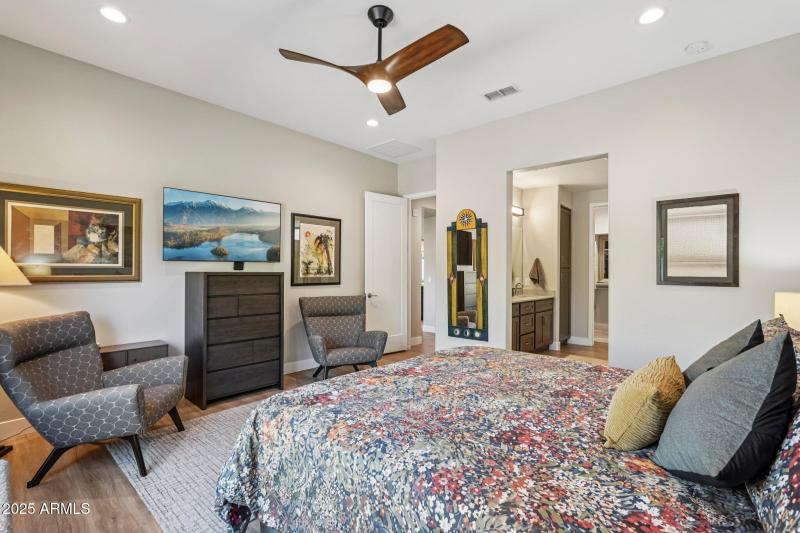 34-web-or-mls-W La Reata Ave-S1709-034