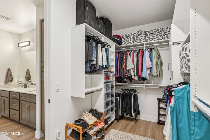 38-web-or-mls-W La Reata Ave-S1709-038