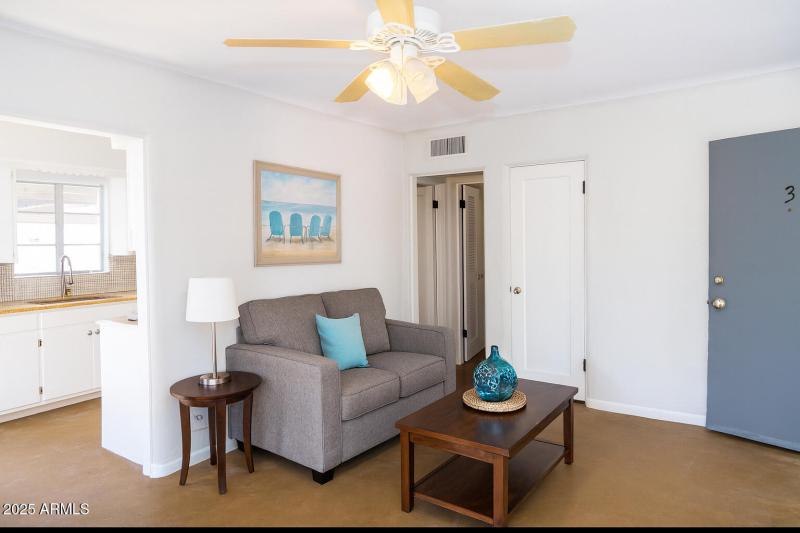 7CE16EB2-A7E8-4FBB-8352-DF4526AF18D6