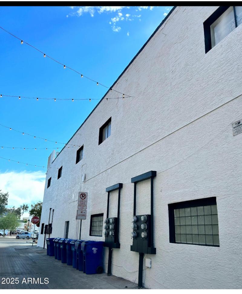 Alley Side of 20 S. MacDonald