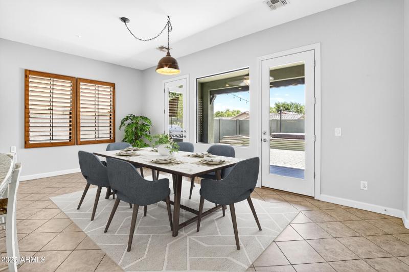 5_kitchen _ dining_final