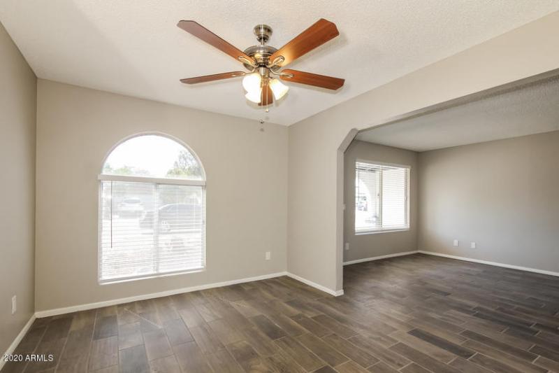 P3212979-07-Bedrooms-658875