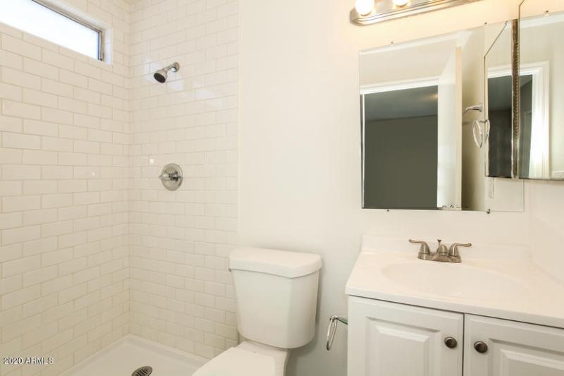 P3212979-08-Bathrooms-658870