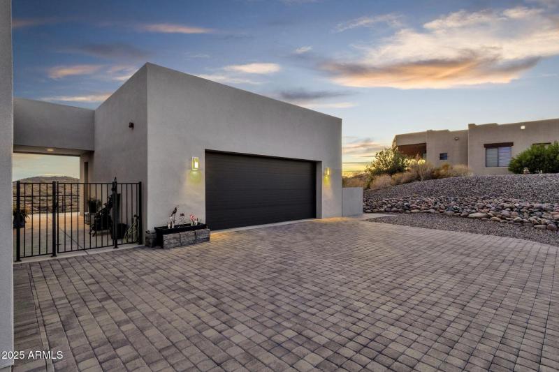 005_Semi Detached Garage