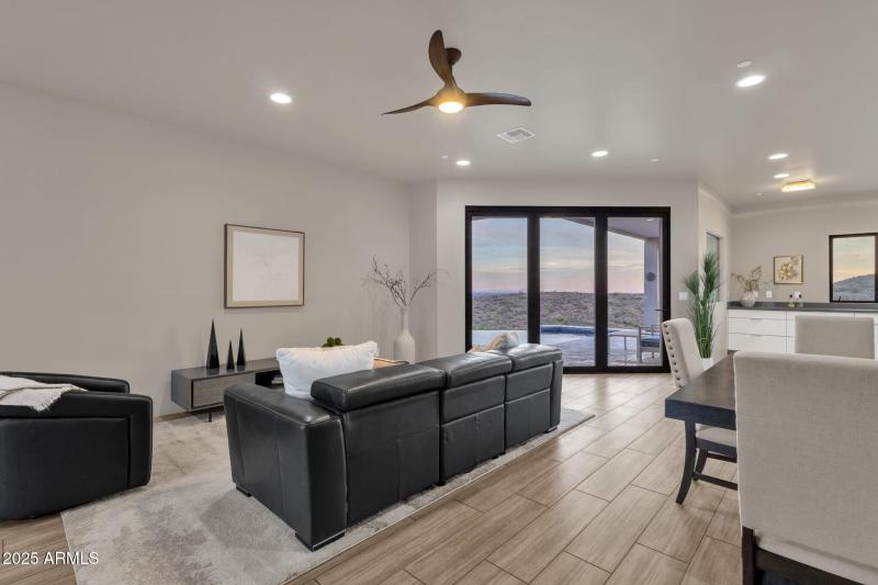 013_Glass Doors Closed