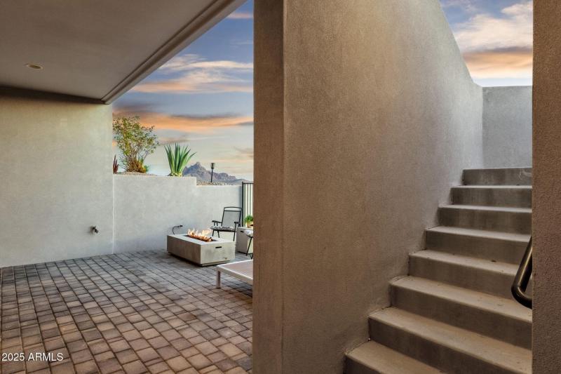 065_Stairway to Casita