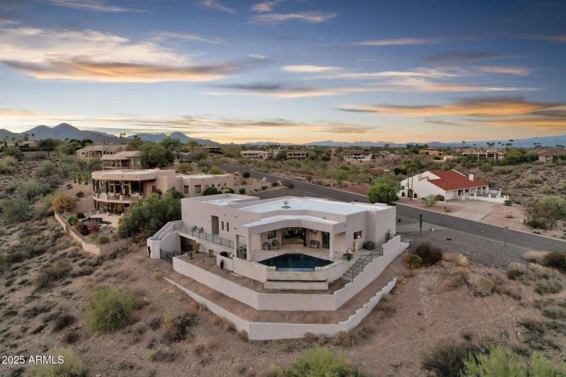 090_Aerial Back Mid Height