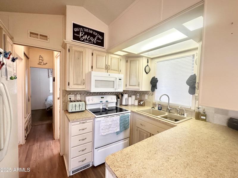 FANTASTIC COUNTER SPACE