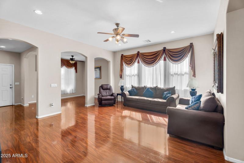 10-web-or-mls-East Sebring-10