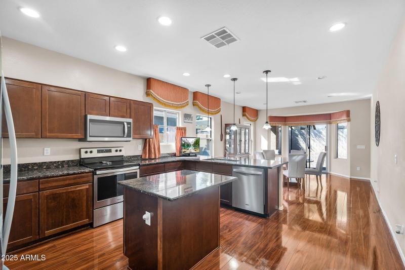 11-web-or-mls-East Sebring-11