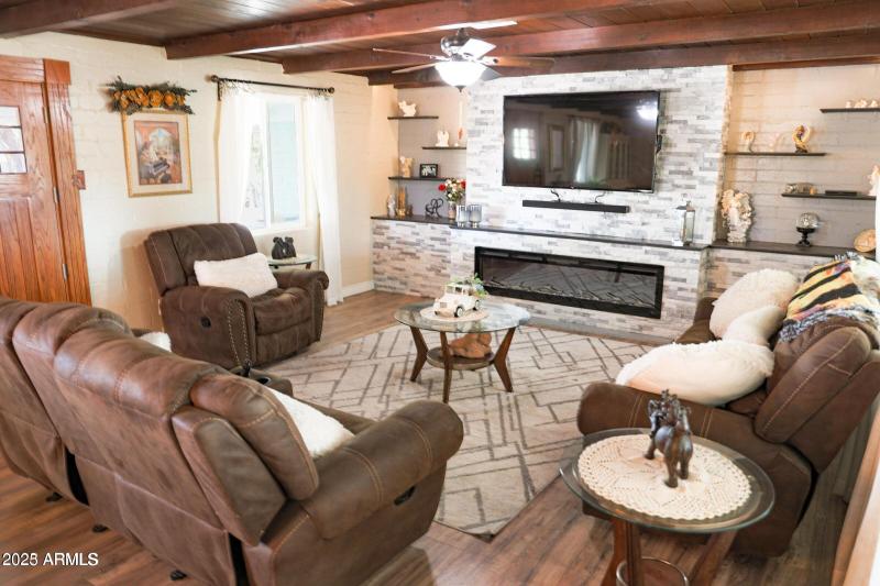 20230821210331962385000000-o