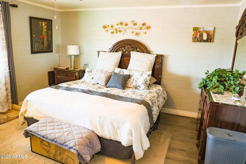 20230821210239983784000000-o