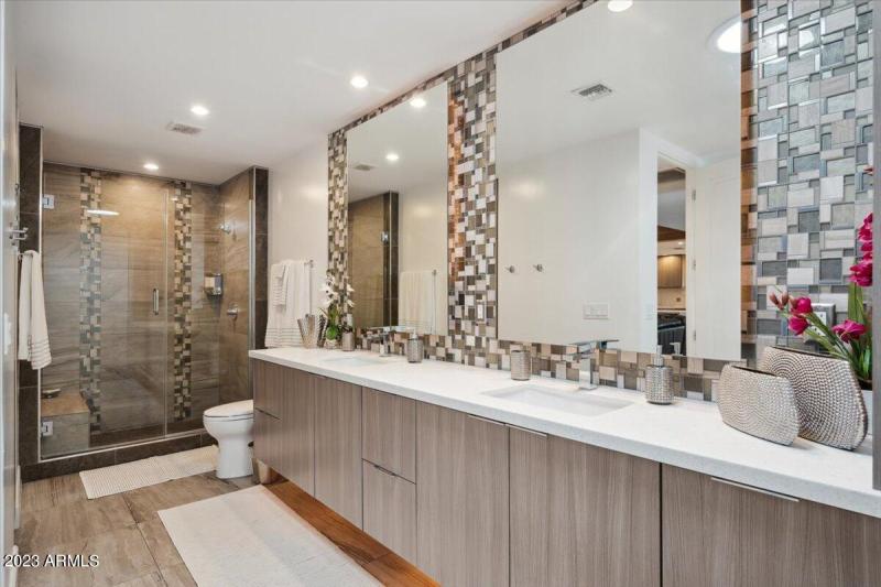 Primary Suite Bathroom