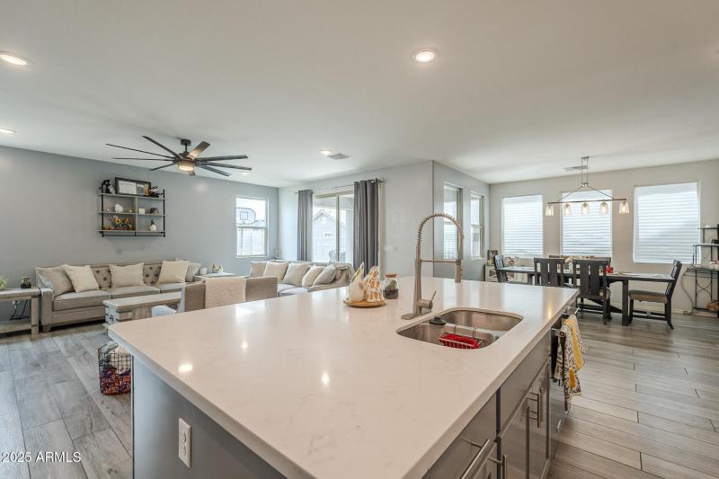 012_Huge Center Island