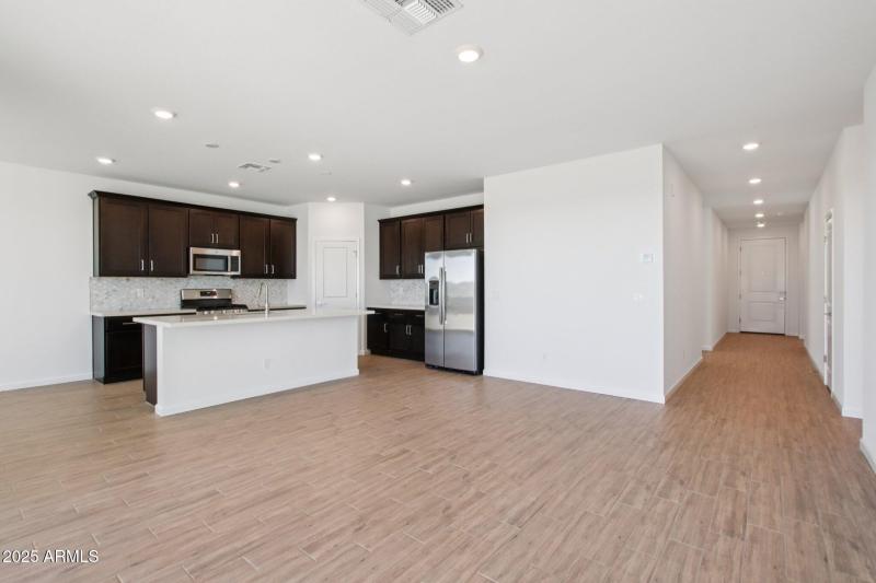 8-web-or-mls-W Bajada Rd-S1709-008