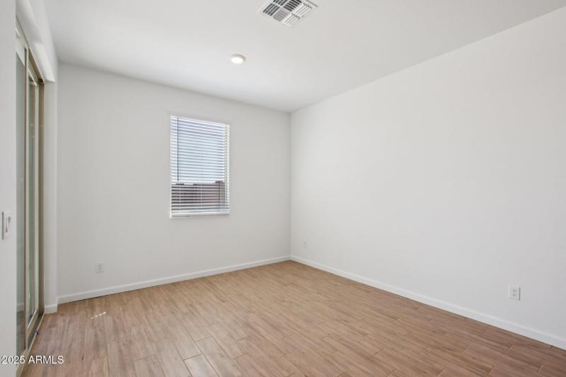 11-web-or-mls-W Bajada Rd-S1709-011