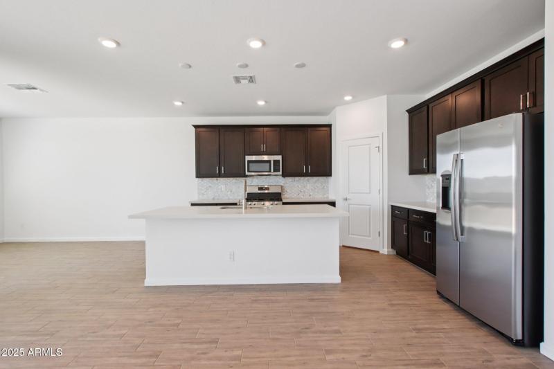 14-web-or-mls-W Bajada Rd-S1709-014