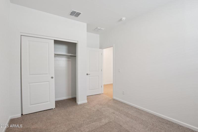 18-web-or-mls-W Bajada Rd-S1709-018