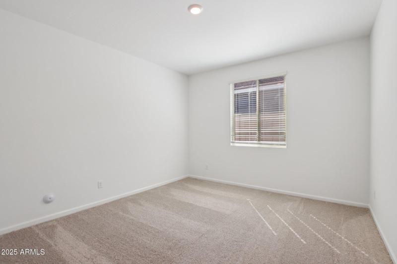 24-web-or-mls-W Bajada Rd-S1709-024